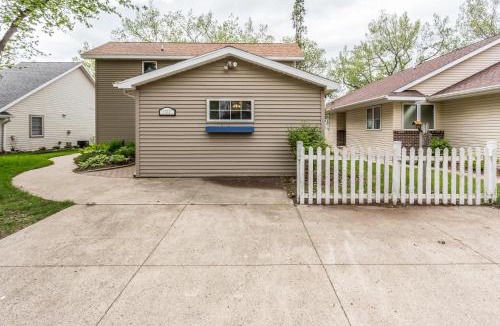 Spirit Lake Villa | Sandy Feet Retreat on Big Spirit Lake