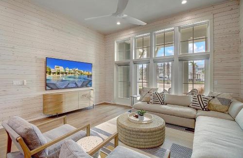 Cinnamon Shore Villa | Sandy Feet Retreat TC 9106