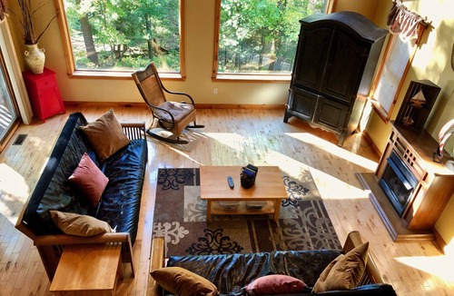 Lake Township House | SANDY FRONTAGE! Kayaks! POOL TABLE! Paddle Boards!