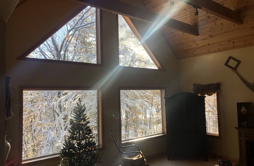 Lake Township House | SANDY FRONTAGE! Kayaks! POOL TABLE! Paddle Boards!