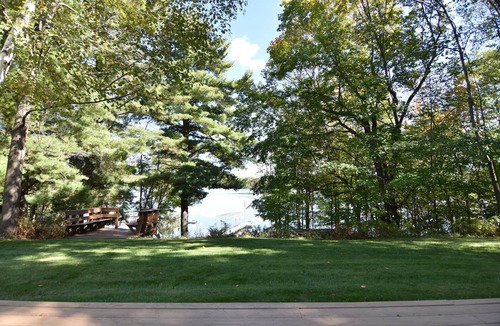 New Auburn Cabin | Sandy Frontage on Sand Lake