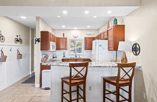 Ono Island Condo | Sandy Key 122: 2 BR/2 BA Perdido Key, FL Beachfront Condo, On-Site Rental Office, Sleeps 6