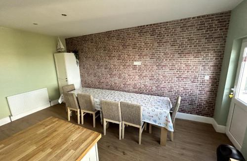 Hornsea House | Sandy Lodge