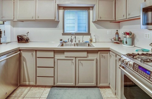 Tolovana Park House | Sandy Owl - Close Beach Access!