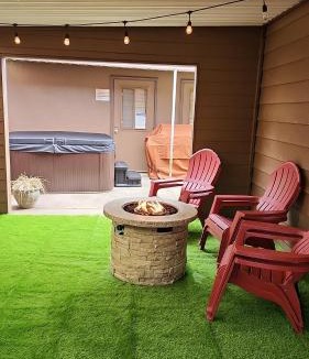 Florence House | Sandy Pacific Hideaway