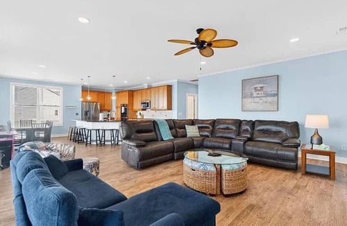 North Carolina Coast Villa | Sandy Paws Unit A - 3BR Home