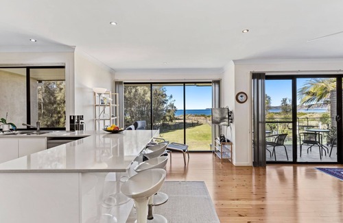 Long Beach House | Sandy Place Beach House