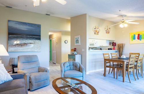 Holmes Beach Condo | Sandy Pointe 210 · Mangrove & Bay View · Pool