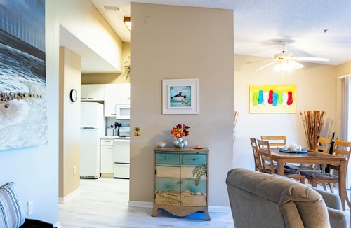Holmes Beach Condo | Sandy Pointe 210 · Mangrove & Bay View · Pool