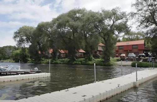 Harwood House | Sandy Shore Cottages Luxury Resort on Rice Lake