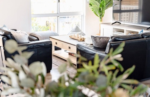 Inverloch House | Sandy Shores