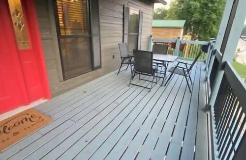 Doniphan Cabin | Sandy Shores