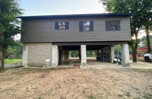 Doniphan Cabin | Sandy Shores