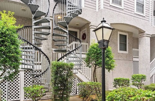 Demere Park Condo | Sandy Tails - 5 bedrooms!
