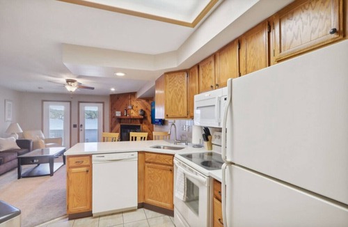 Lake Delton Condo | Sandy Toes at Lighthouse Cove