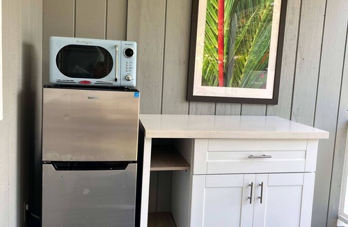 Kahaluu Bay House | Sandy Toes Getaway in Kona