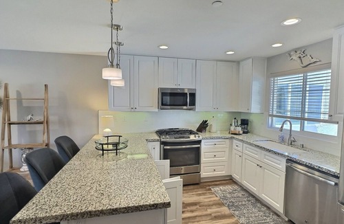 Downtown Condo | Sandy Toes Retreat steps from Ocean in Pismo Beach