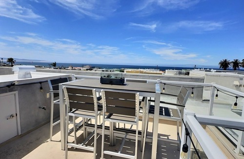 Downtown Condo | Sandy Toes Retreat steps from Ocean in Pismo Beach