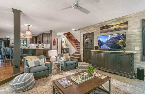 Townville House | Sandy Toes & Tiger Roars