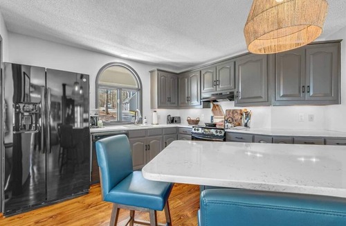 Townville House | Sandy Toes & Tiger Roars