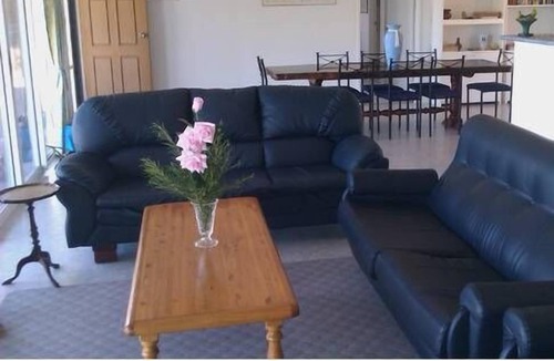 Mannum House | Sangria - holiday home