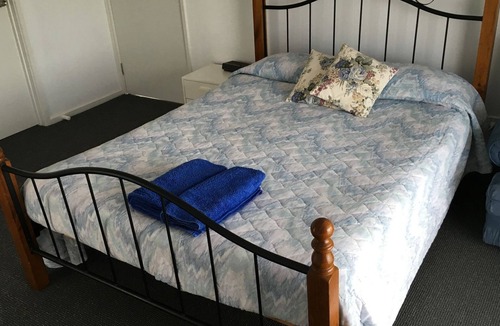 Mannum House | Sangria - holiday home