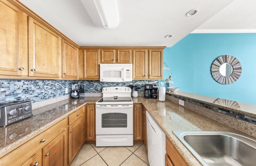 Gulf Shores Condo | SANIBEL 1106 - SUMMER IS ALMOST HERE,.LET'S GO TO THE BEACH! - BOOK NOW!