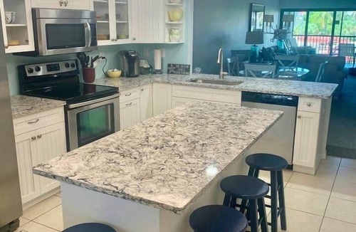 Sanibel Apartment | Sanibel:Pointe Santo E31 Where the Sun Meets the Sea!