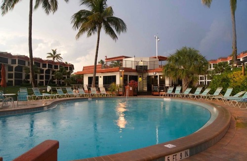 Sanibel Apartment | Sanibel:Pointe Santo E31 Where the Sun Meets the Sea!