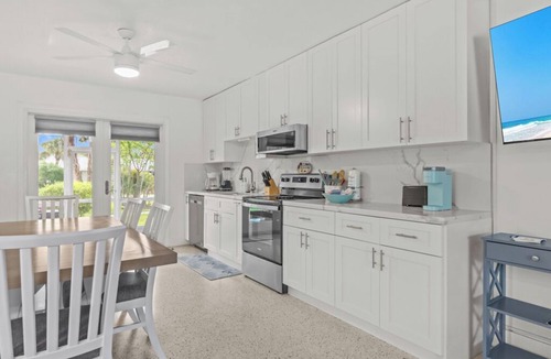 Sanibel Cottage | Sanibel Shore B2 - Newly refurbished Cottage walking distance to beach