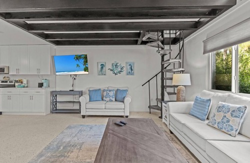 Sanibel Cottage | Sanibel Shore B2 - Newly refurbished Cottage walking distance to beach