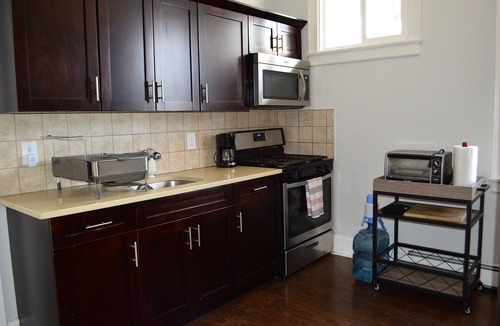 North Bergen House | Sanitized, Lux/Colonial 20 mins from NYC