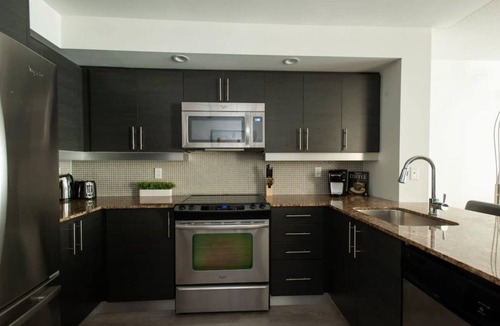 King West Village Condo | Sanitized Luxurious Condo with Parking
