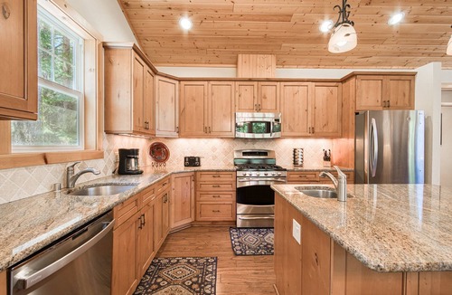 Homewood House | Sans Souci Terrace - West Shore - 4 BR - One block from Lake!