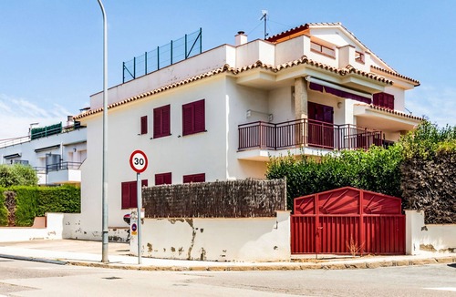 Llanca Apartment | Sant Carles 27 - Top-floor apartment with terrace