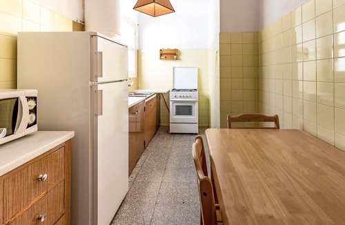 Llanca Apartment | Sant Genís 19 - top-floor apartment with terrace