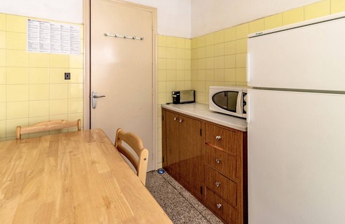 Llanca Apartment | Sant Genís 19 - top-floor apartment with terrace