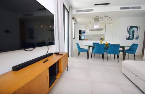 El Faro Apartment | Santa Barbara Heights – Luxury 2-Bed with Sea Views & Plunge Pool