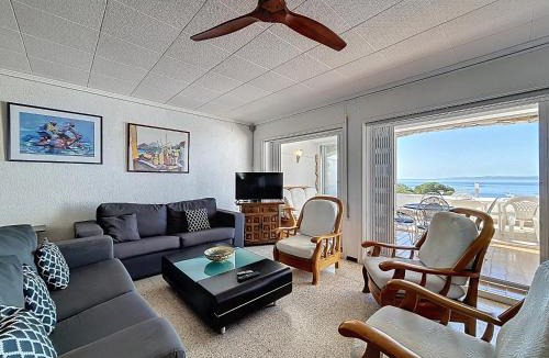 Almadraba-Canyelles Apartment | Santa Barbara