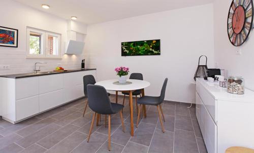 Supetar Apartment | Santa Cruz Apartments Supetar