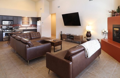 Santa Fe House | Santa Fe Home with Hot Tub & Fireplace