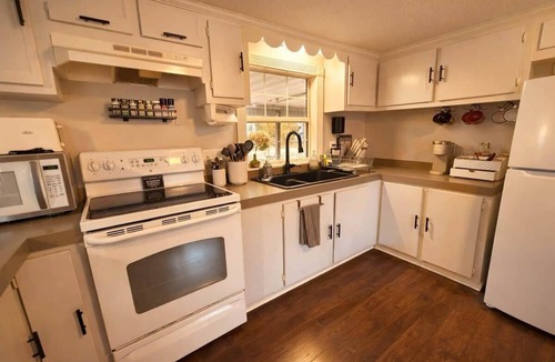 Branford House | Santa Fe River Basecamp — 15 Acres Near 10 Springs
