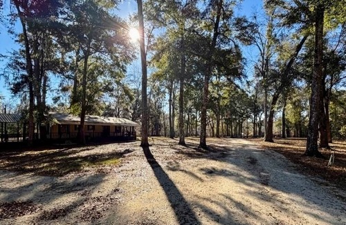 Branford House | Santa Fe River Basecamp — 15 Acres Near 10 Springs