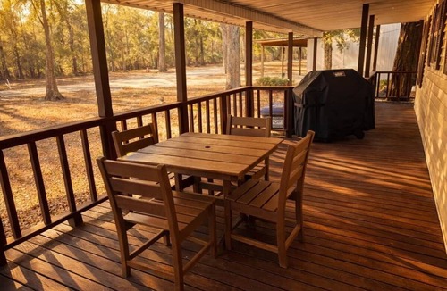 Branford House | Santa Fe River Basecamp — 15 Acres Near 10 Springs