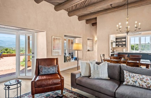 Tesuque Hills House | Santa Fe Santuario- Perfect Views, Kiva Fireplace