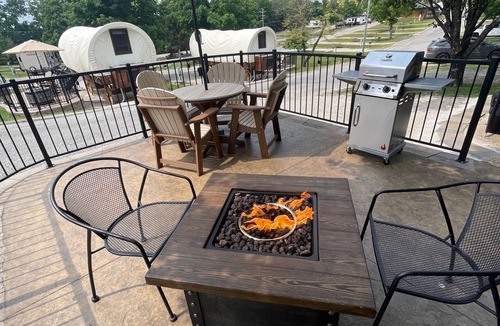 Branson Cottage | Santa Fe Trail Wagon