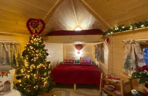 Landrethun-le-Nord Ski Chalet | Santa Kota, Christmas cottage