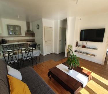 Saint-Ouen-de-Mimbre House | Santa Maria