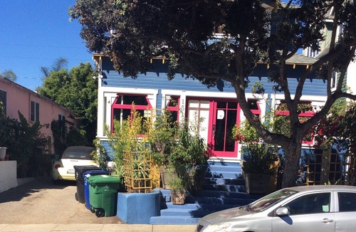 Ocean Park Apartment | Santa Monica Garden Beach Bungalow Private, Quiet, and Steps from the Sand