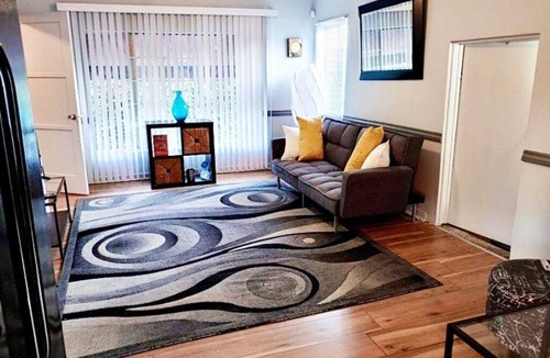 Pico Apartment | Santa Monica Gem